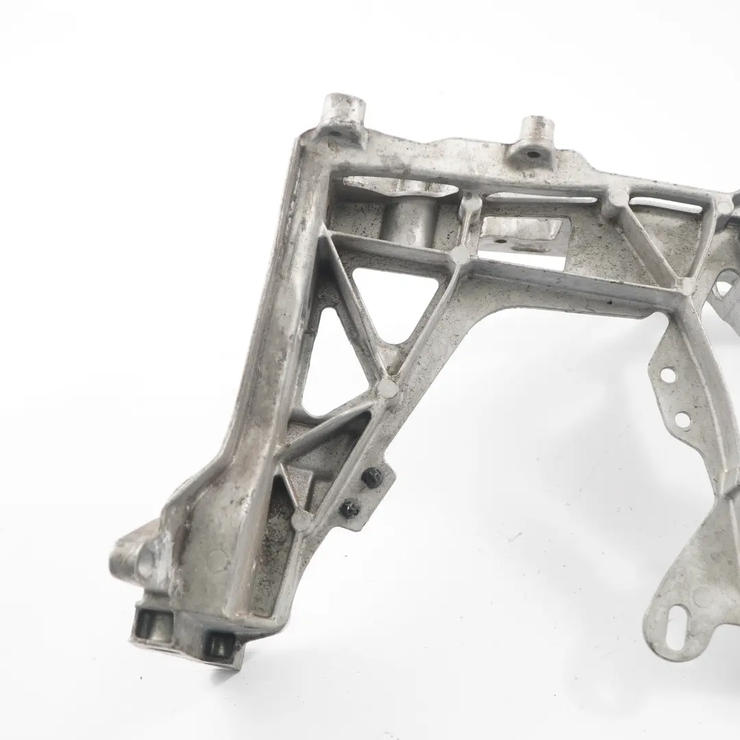 Scheinwerferhalterung vorne links Lampe Halterung für Mercedes W205 mit Teilenummer A2056225300 Mercedes W205 Scheinwerferhalterung vorne links Lampe Halterung - SKU A2056225300 - Teilenummer A2056225300