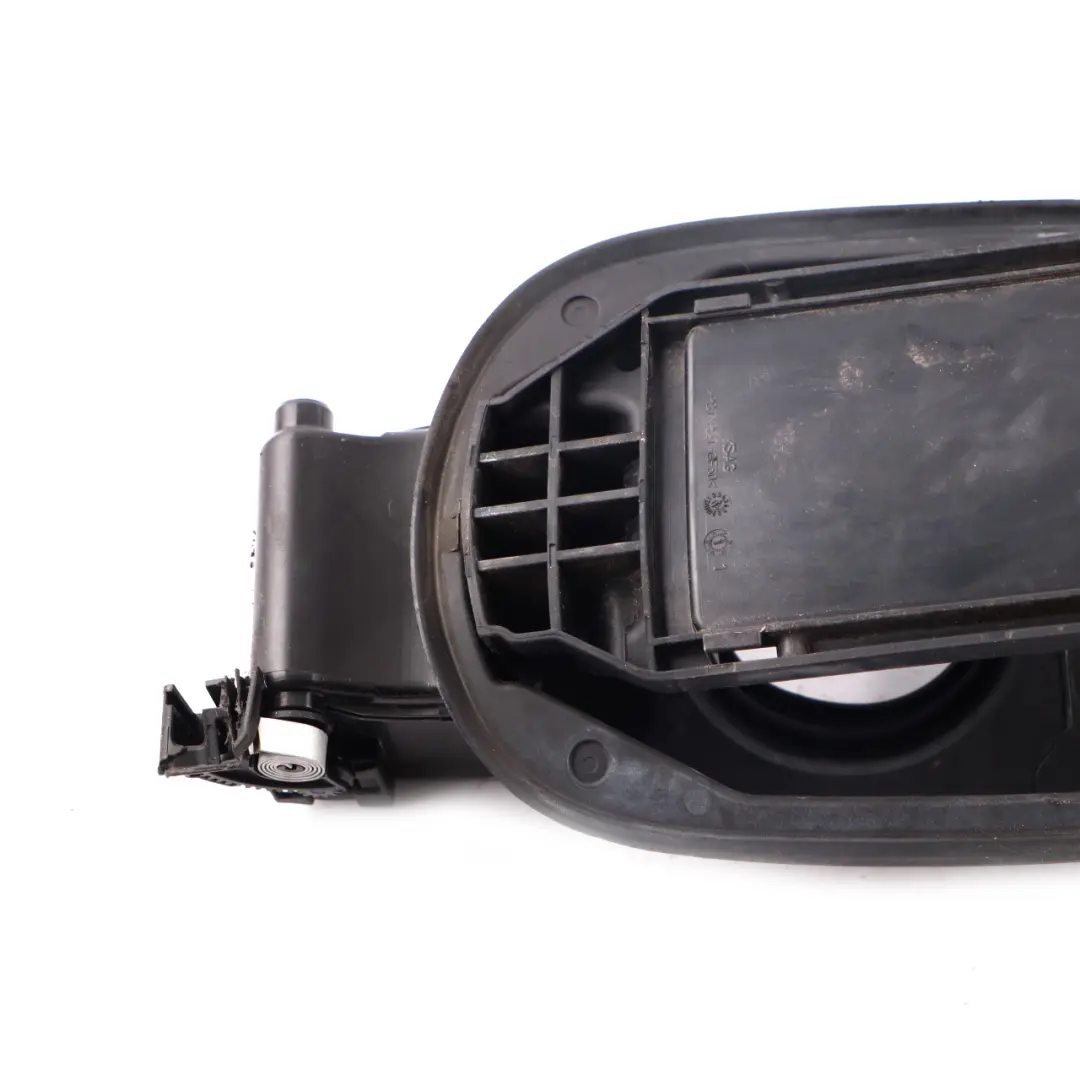 Couvercle de trappe de réservoir de carburant pour Mercedes W205 à propos du numéro de pièce A2056308603 Mercedes W205 Couvercle de trappe de réservoir de carburant - SKU A2056308603 - Numéro de pièce A2056308603