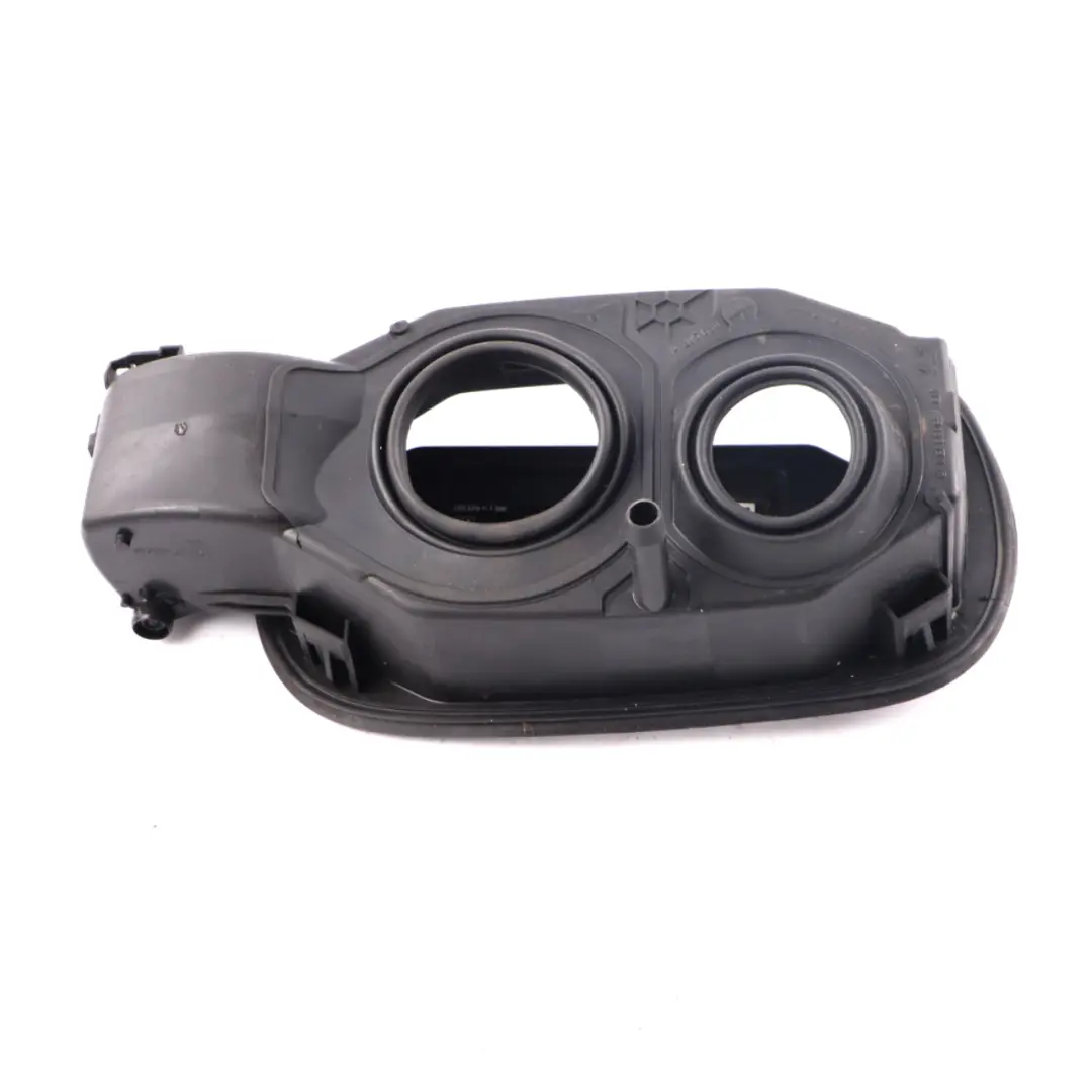 Coperchio sportello serbatoio carburante per Mercedes W205 con numero di parte A2056308603 Mercedes W205 Coperchio sportello serbatoio carburante - SKU A2056308603 - Numero di parte A2056308603