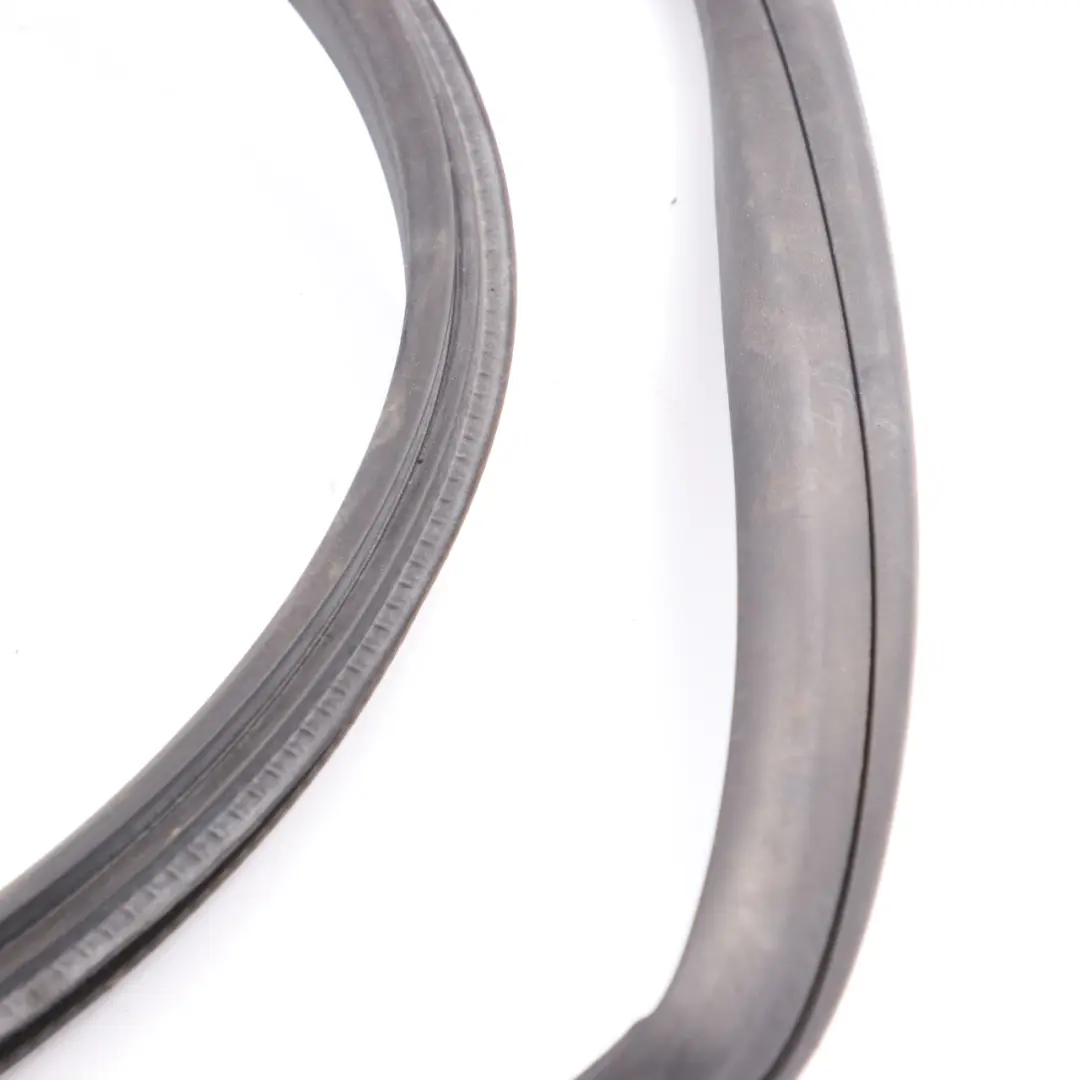 250d Joint de Porte Avant Droit Caoutchouc pour Mercedes Coupe C205 à propos du numéro de pièce A2056363800 Mercedes Coupe C205 250d Joint de Porte Avant Droit Caoutchouc - SKU A2056363800 - Numéro de pièce A2056363800