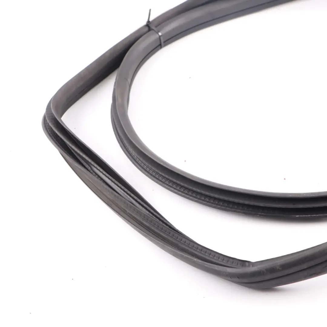 Mercedes Coupé C205 250d Guarnizione Porta Anteriore Destra Gomma - SKU A2056363800 - Numero di parte A2056363800