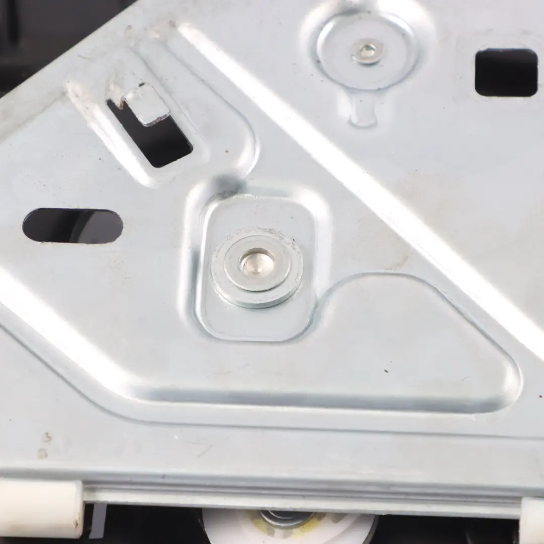 Mercedes A238 Motor del panel elevalunas trasero izquierdo - SKU A2056700303-1 - Número de pieza A2056700303