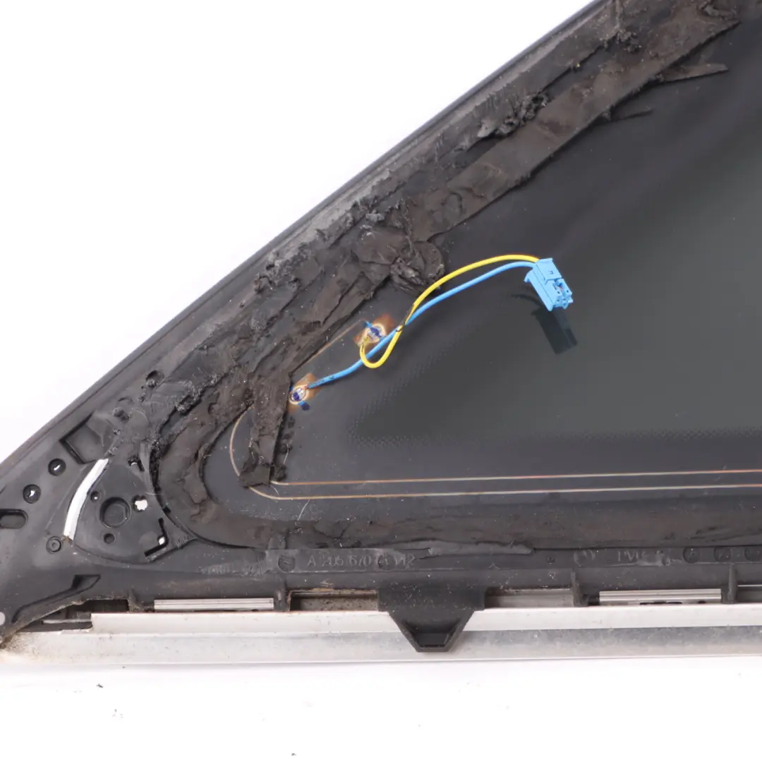 Vetro finestrino laterale posteriore sinistro per Mercedes S205 Estate con numero di parte A2056702312 Mercedes S205 Estate Vetro finestrino laterale posteriore sinistro - SKU A2056702312 - Numero di parte A2056702312