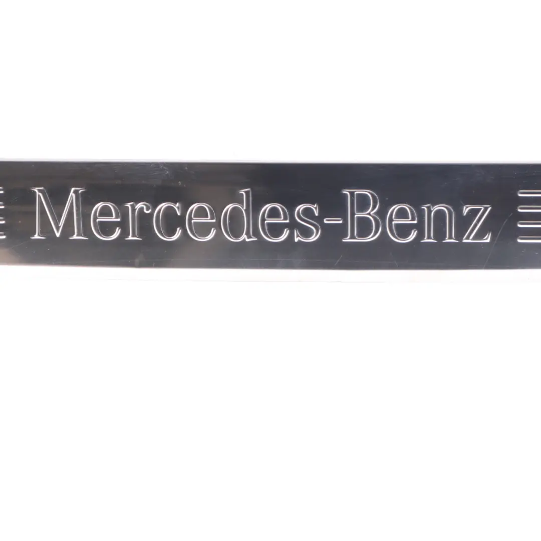 Mercedes W205 W213 W253 W293 Porta anteriore cromata Piastra calcio - SKU A2056800035 - Numero di parte A2056800035