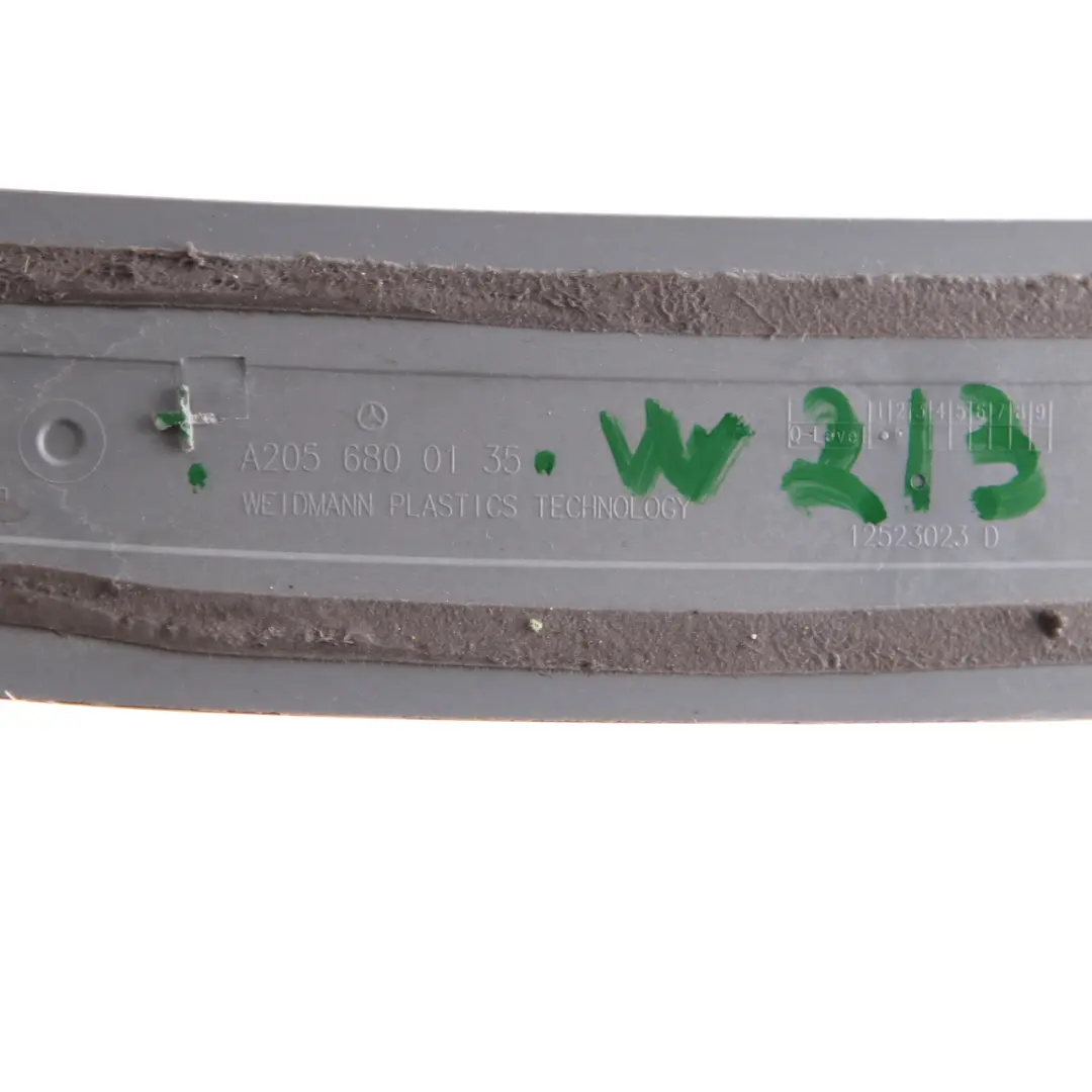 Seuil de porte Mercedes W213 S213 Trim Entrance Cover Rear Left pour à propos du numéro de pièce A2056800135 Seuil de porte Mercedes W213 S213 Trim Entrance Cover Rear Left - SKU A2056800135 - Numéro de pièce A2056800135