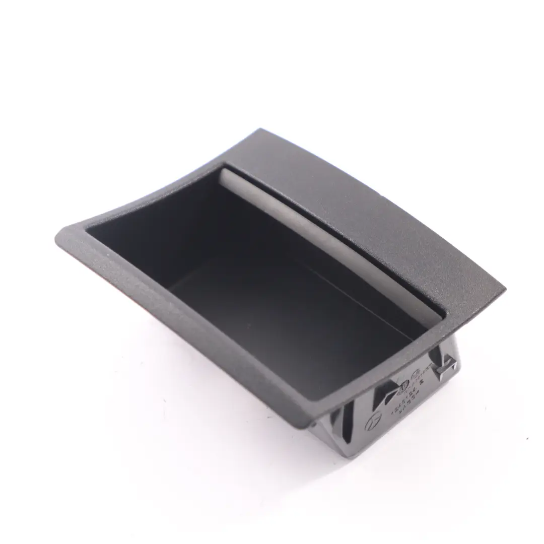 Consola central trasera Bandeja de almacenamiento para Mercedes W205 con número de pieza A2056800491 Mercedes W205 Consola central trasera Bandeja de almacenamiento - SKU A2056800491-1 - Número de pieza A2056800491