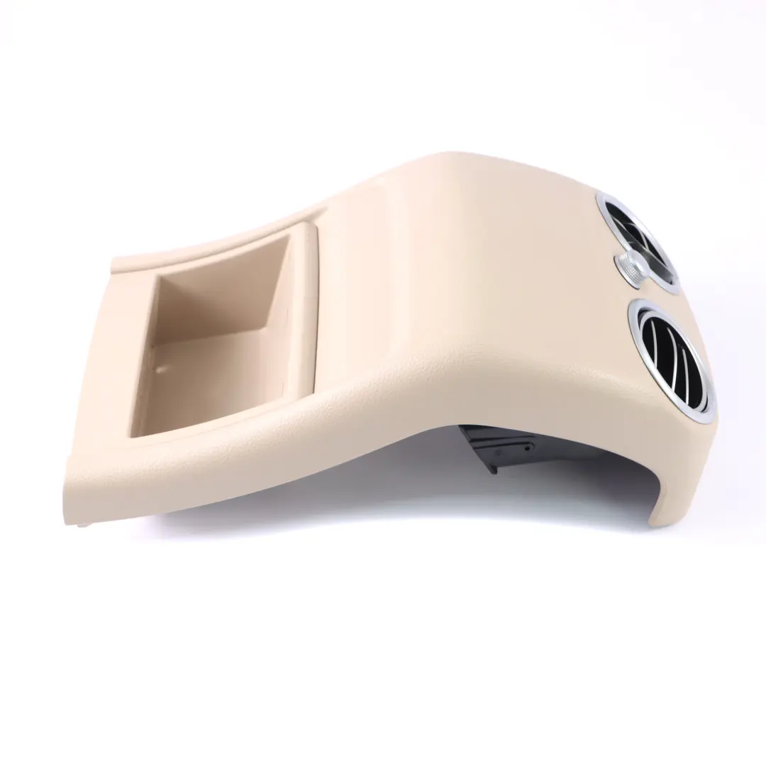 Mittelkonsole hintere Ablageverkleidung Beige für Mercedes W205 X253 mit Teilenummer A2056800491 Mercedes W205 X253 Mittelkonsole hintere Ablageverkleidung Beige - SKU A2056800491 - Teilenummer A2056800491