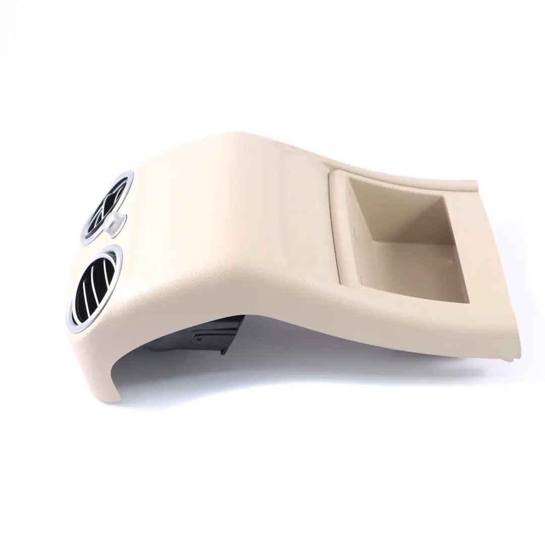 Osłona Kratek Nawiewu Tylna Tył Beżowa do Mercedes W205 X253 o numerze A2056800491 Mercedes W205 X253 Osłona Kratek Nawiewu Tylna Tył Beżowa - SKU A2056800491 - Numer Części A2056800491