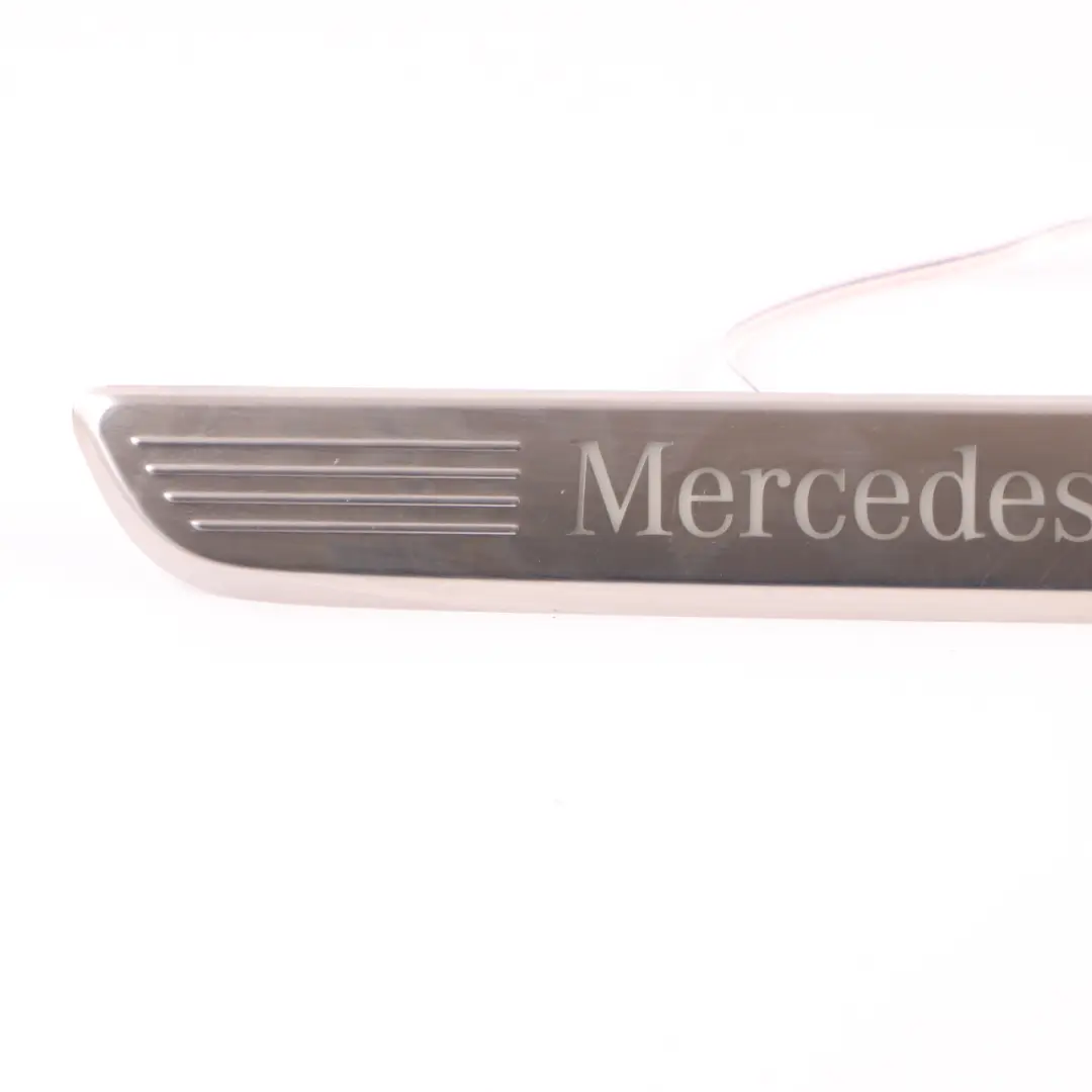 Mercedes W205 Plaque de seuil avant gauche - SKU A2056800535 - Numéro de pièce A2056800535
