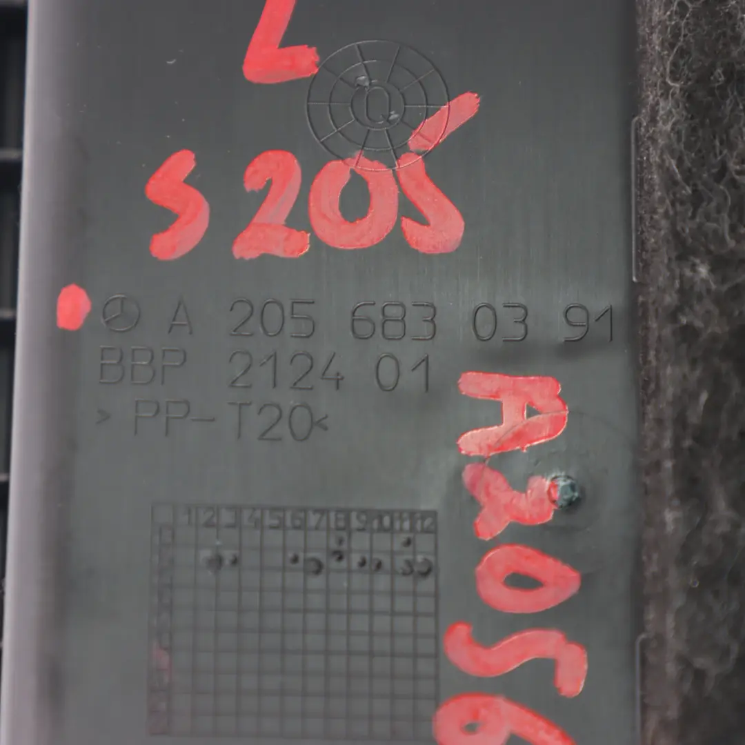 Maletero Izquierdo Compartimento Bandeja para Mercedes W205 con número de pieza A2056800706 Mercedes W205 Maletero Izquierdo Compartimento Bandeja - SKU A2056800706 - Número de pieza A2056800706