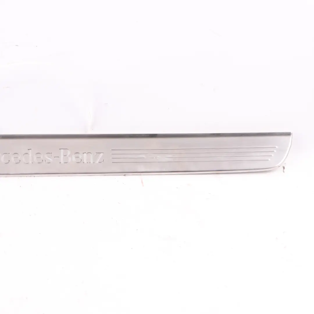 Coperchio Mercedes C205 d'ingresso anteriore esterna sinistra destra per con numero di parte A2056802806 Coperchio Mercedes C205 d'ingresso anteriore esterna sinistra destra - SKU A2056802806 - Numero di parte A2056802806
