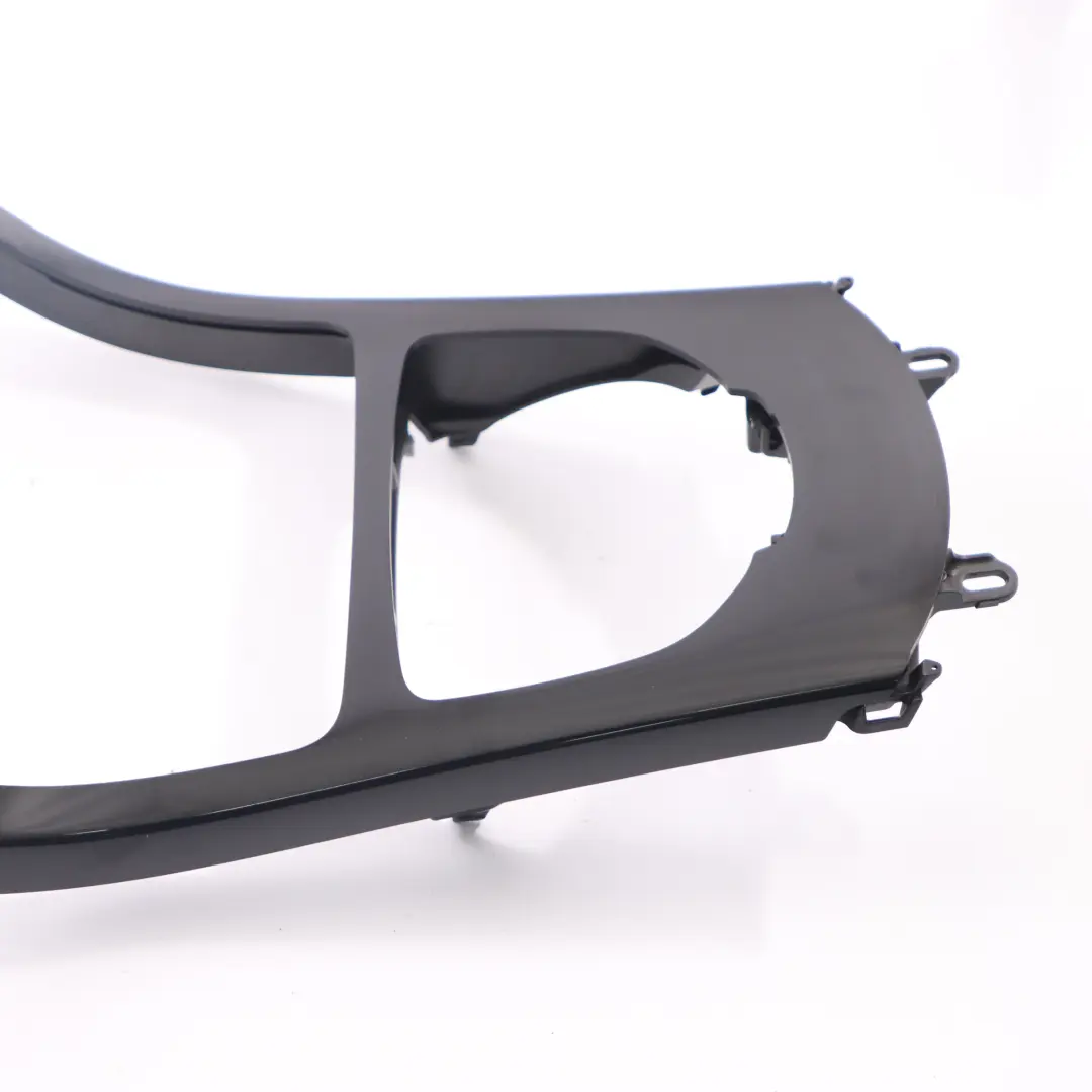 Pannello Console Centrale in legno di frassino a poro aperto nero per Mercedes W205 con numero di parte A2056805107 Mercedes W205 Pannello Console Centrale in legno di frassino a poro aperto nero - SKU A2056805107 - Numero di parte A2056805107