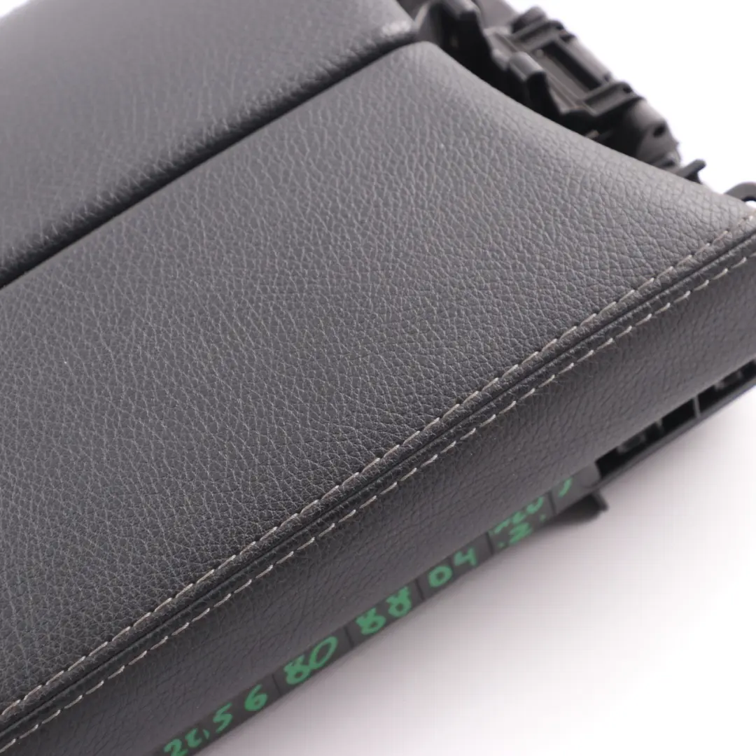 Consola Central Apoyabrazos Almacenamiento Slide Bandeja Negro para Mercedes W205 con número de pieza A2056808804 Mercedes W205 Consola Central Apoyabrazos Almacenamiento Slide Bandeja Negro - SKU A2056808804 - Número de pieza A2056808804