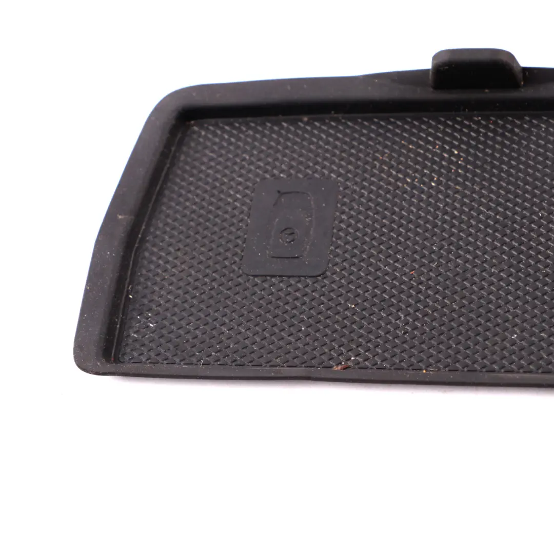 Mercedes W205 Console Rangement Porte Gobelet Caoutchouc Mat - SKU A2056830800 - Numéro de pièce A2056830800