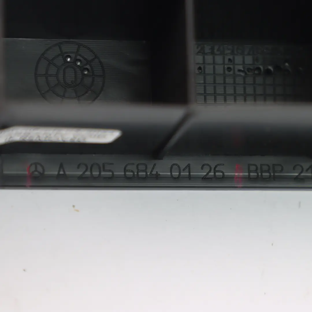 Portapannelli del bagagliaio a sinistra per Mercedes S205 Estate con numero di parte A2056840126 Mercedes S205 Estate Portapannelli del bagagliaio a sinistra - SKU A2056840126 - Numero di parte A2056840126