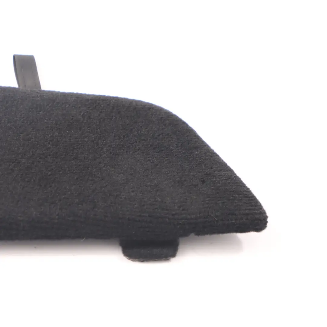 Rivestimento pannello copertura bagagliaio destro nero per Mercedes W205 con numero di parte A2056840206 Mercedes W205 Rivestimento pannello copertura bagagliaio destro nero - SKU A2056840206 - Numero di parte A2056840206