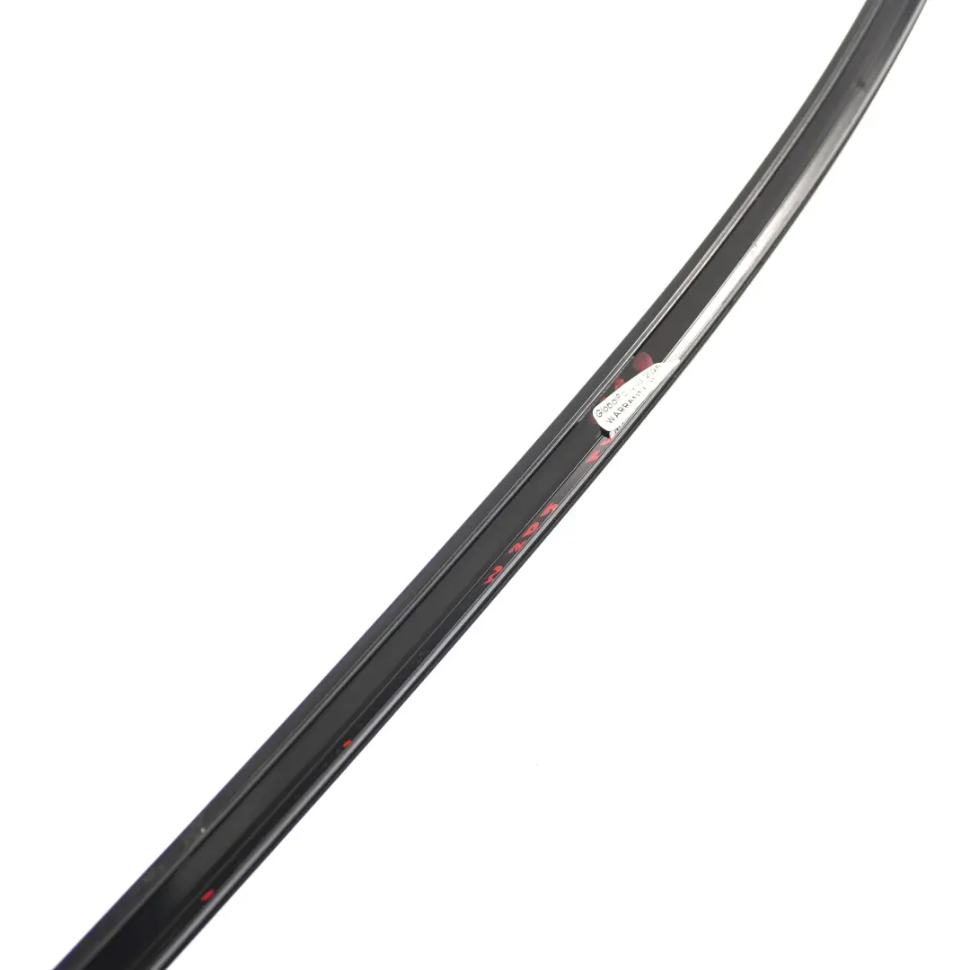 Mercedes W205 Finestrino Porta Anteriore Sinistro Striscia Alta Lucentezza - SKU A2056900180 - Numero di parte A2056900180