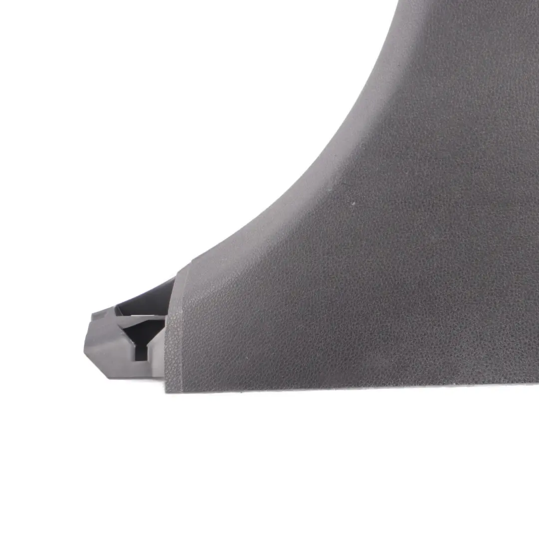 Tapa Panel Embellecedor Pilar Inferior Columna B Derecha Negro para Mercedes W205 con número de pieza A2056900025 Mercedes W205 Tapa Panel Embellecedor Pilar Inferior Columna B Derecha Negro - SKU A2056900425 - Número de pieza A2056900025