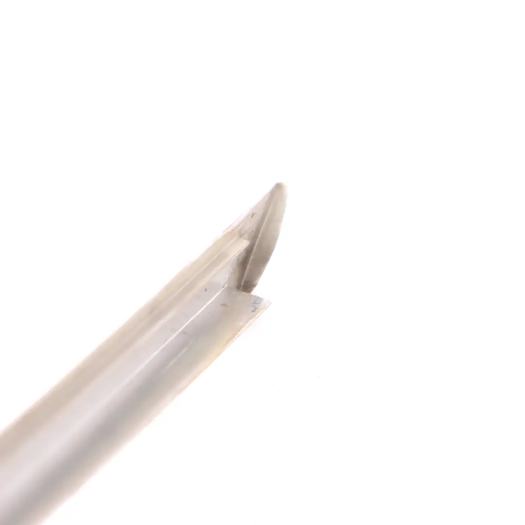 Listwa Szyby Drzwi Lewy Tył Chrom do Mercedes S205 Kombi o numerze A2056900580 Mercedes S205 Kombi Listwa Szyby Drzwi Lewy Tył Chrom - SKU A2056900580 - Numer Części A2056900580