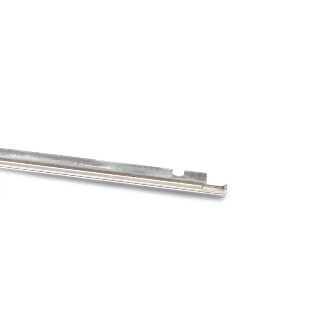 Finitura telaio finestra porta posteriore sinistra Striscia per Mercedes S205 Estate con numero di parte A2056900580 Mercedes S205 Estate Finitura telaio finestra porta posteriore sinistra Striscia - SKU A2056900580 - Numero di parte A2056900580