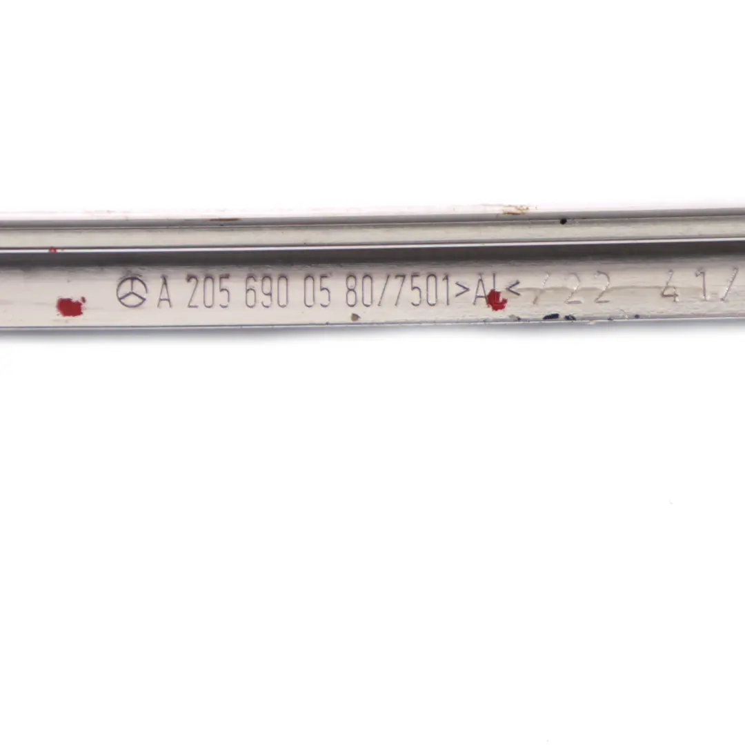 Listwa Szyby Drzwi Lewy Tył Chrom do Mercedes S205 Kombi o numerze A2056900580 Mercedes S205 Kombi Listwa Szyby Drzwi Lewy Tył Chrom - SKU A2056900580 - Numer Części A2056900580