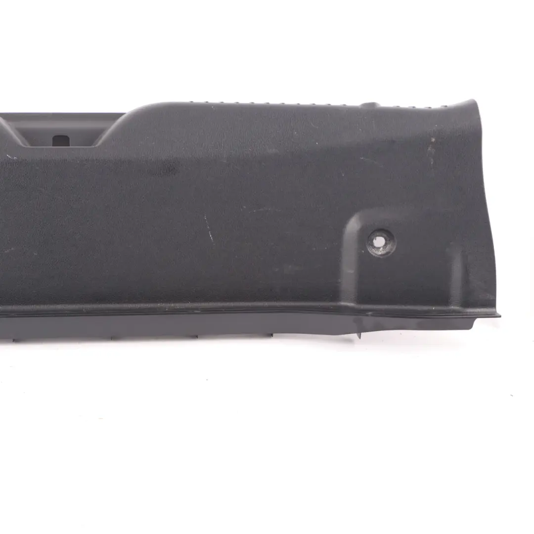 Couvercle de serrure Garniture de seuil arrière pour Mercedes C205 à propos du numéro de pièce A2056900944 Mercedes C205 Couvercle de serrure Garniture de seuil arrière - SKU A2056900944 - Numéro de pièce A2056900944