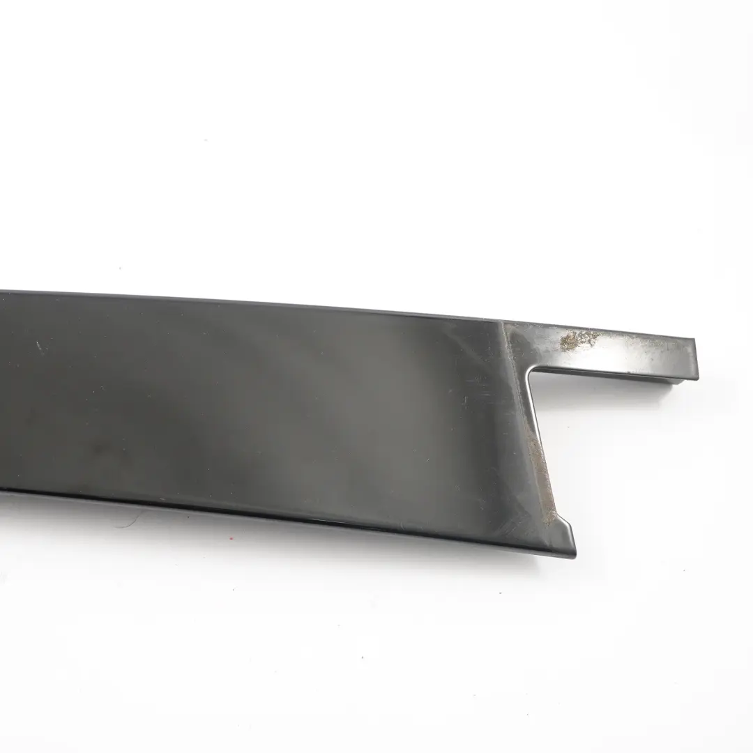 Rivestimento montante porta posteriore sinistra alta lucentezza per Mercedes W205 B con numero di parte A2056900987 Mercedes W205 B Rivestimento montante porta posteriore sinistra alta lucentezza - SKU A2056900987 - Numero di parte A2056900987