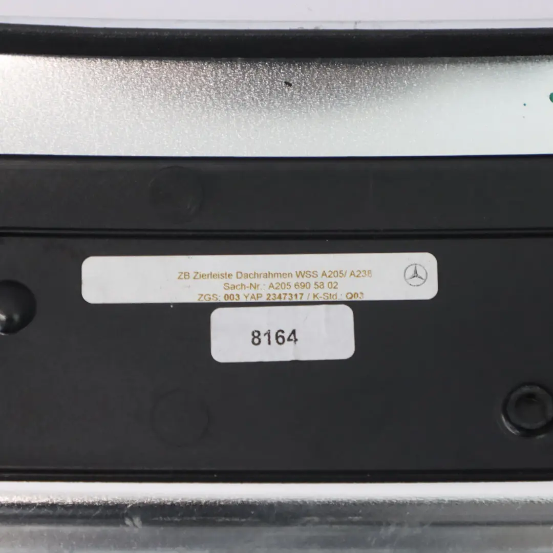 Dachrahmen Luftabweiser obere Frontverkleidung für Mercedes A205 W238 mit Teilenummer A2056905802 Mercedes A205 W238 Dachrahmen Luftabweiser obere Frontverkleidung - SKU A2056905802-1 - Teilenummer A2056905802