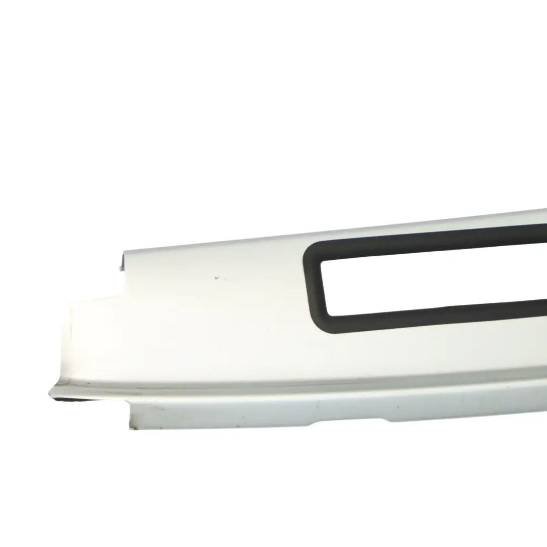 Cadre de toit Déflecteur d'air supérieur avant pour Mercedes A205 W238 à propos du numéro de pièce A2056905802 Mercedes A205 W238 Cadre de toit Déflecteur d'air supérieur avant - SKU A2056905802-1 - Numéro de pièce A2056905802