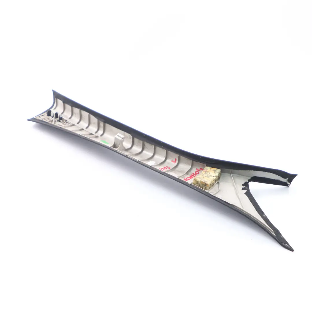 Rivestimento montante interno A superior sinistro Nero per Mercedes W205 con numero di parte A2056907504 Mercedes W205 Rivestimento montante interno A superior sinistro Nero - SKU A2056907504 - Numero di parte A2056907504