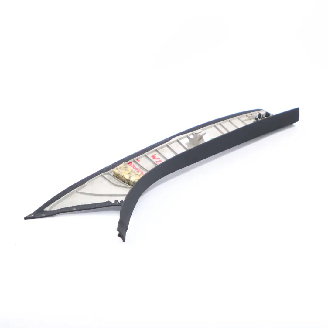 Garniture intérieure pilier A supérieur gauche Noir pour Mercedes W205 à propos du numéro de pièce A2056907504 Mercedes W205 Garniture intérieure pilier A supérieur gauche Noir - SKU A2056907504 - Numéro de pièce A2056907504