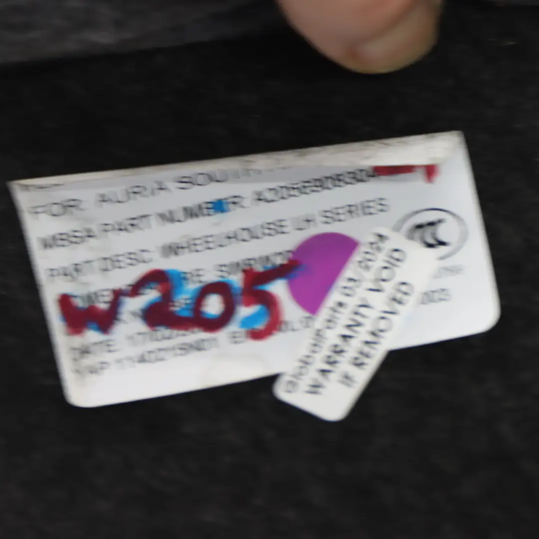 Boczek Osłona Boczna Przestrzeni Bagażnika Lewa do Mercedes W205 o numerze A2056908304 Mercedes W205 Boczek Osłona Boczna Przestrzeni Bagażnika Lewa - SKU A2056908304-1 - Numer Części A2056908304