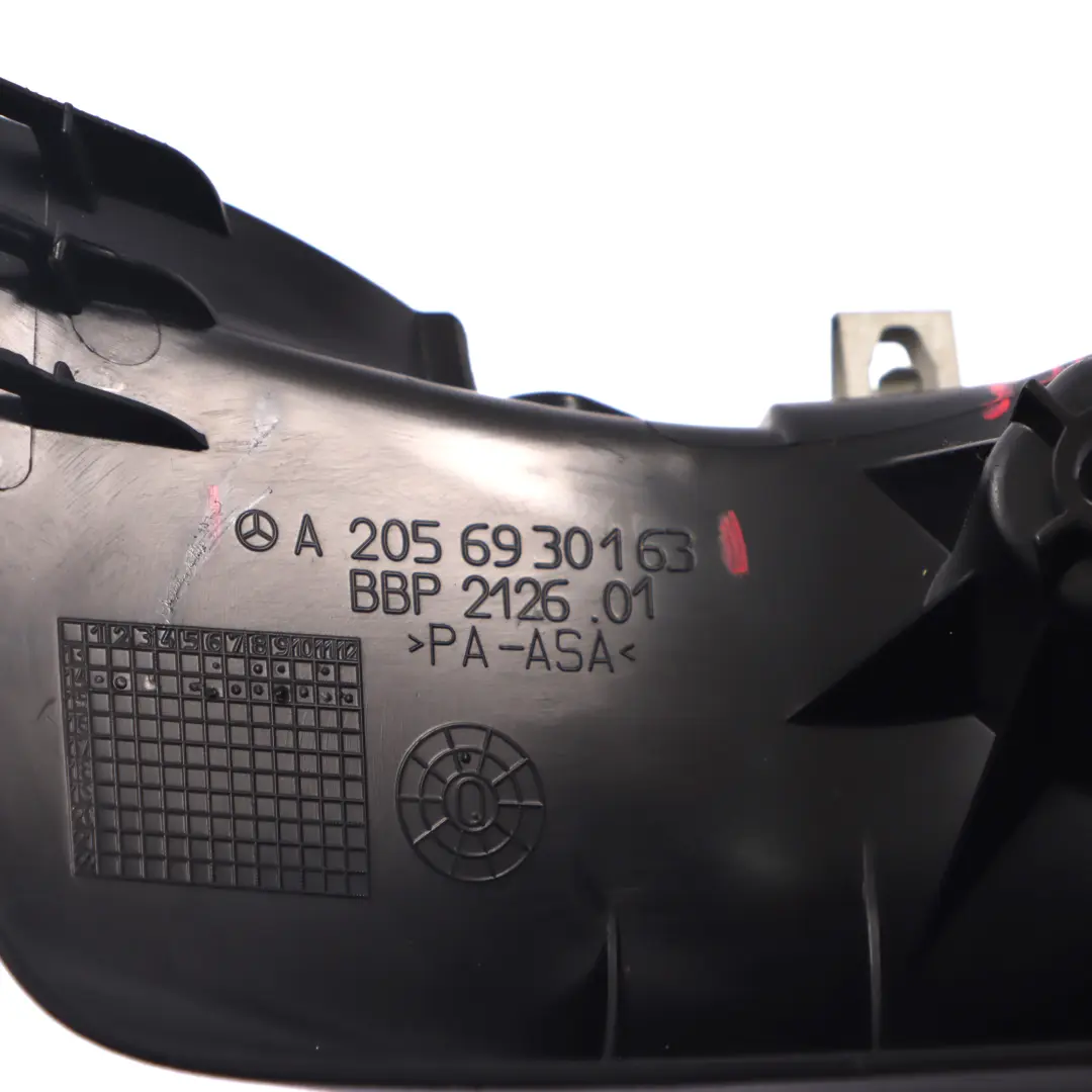 Hinten Sicherheitsgurt Trim Abdeckung Rechts Führung für Mercedes S205 mit Teilenummer A2056930163 Mercedes S205 Hinten Sicherheitsgurt Trim Abdeckung Rechts Führung - SKU A2056930163 - Teilenummer A2056930163