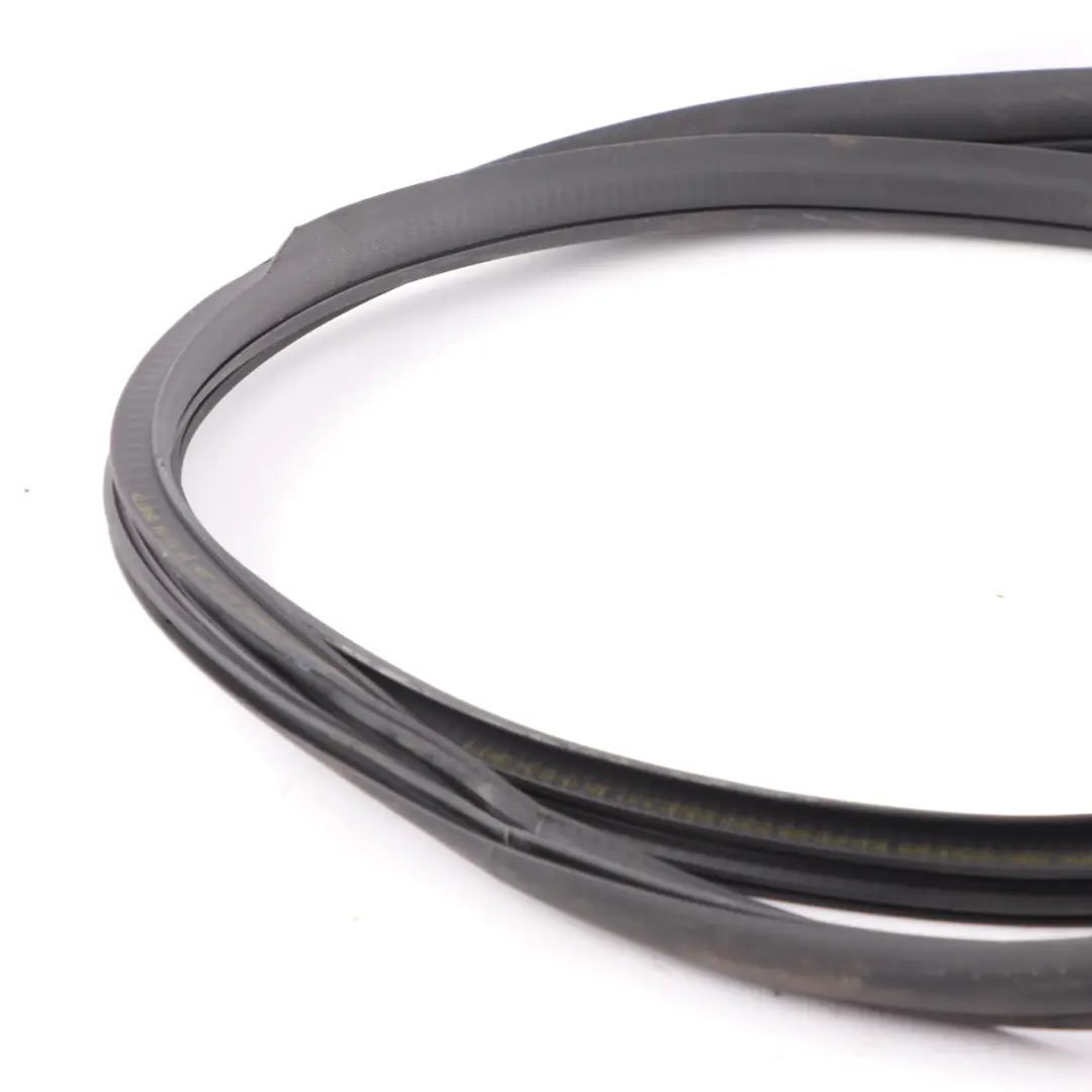 Uszczelka Drzwi Lewy Prawy Przód do Mercedes W205 o numerze A2056970051 Mercedes W205 Uszczelka Drzwi Lewy Prawy Przód - SKU A2056970051 - Numer Części A2056970051