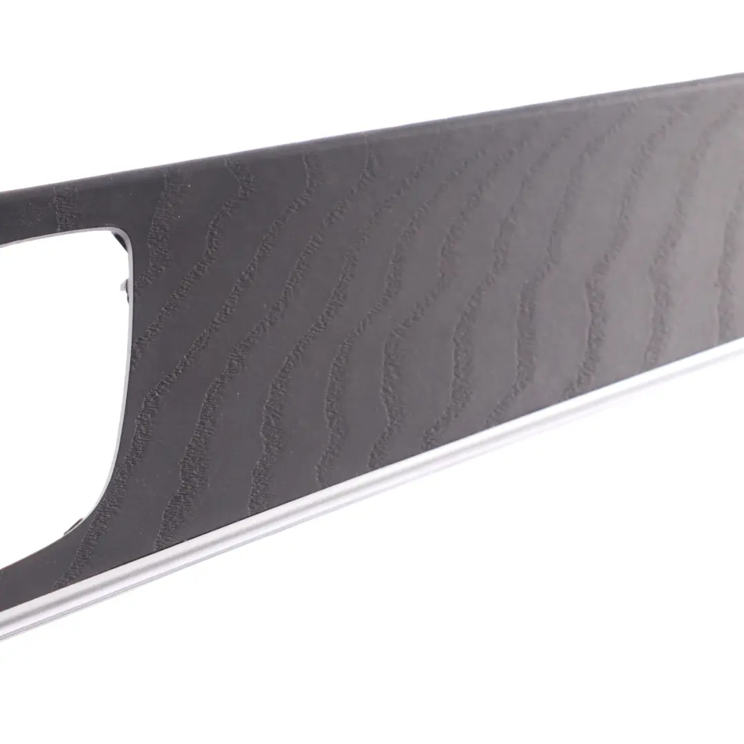 Embellecedor madera puerta delantera derecha para Mercedes W205 con número de pieza A2057201209 Mercedes W205 Embellecedor madera puerta delantera derecha - SKU A2057201209 - Número de pieza A2057201209