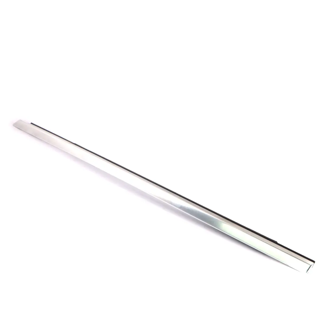 Embellecedor Rail Ventana Delantera Izquierda Plata para Mercedes W205 con número de pieza A2057201924 Mercedes W205 Embellecedor Rail Ventana Delantera Izquierda Plata - SKU A2057201924-1 - Número de pieza A2057201924