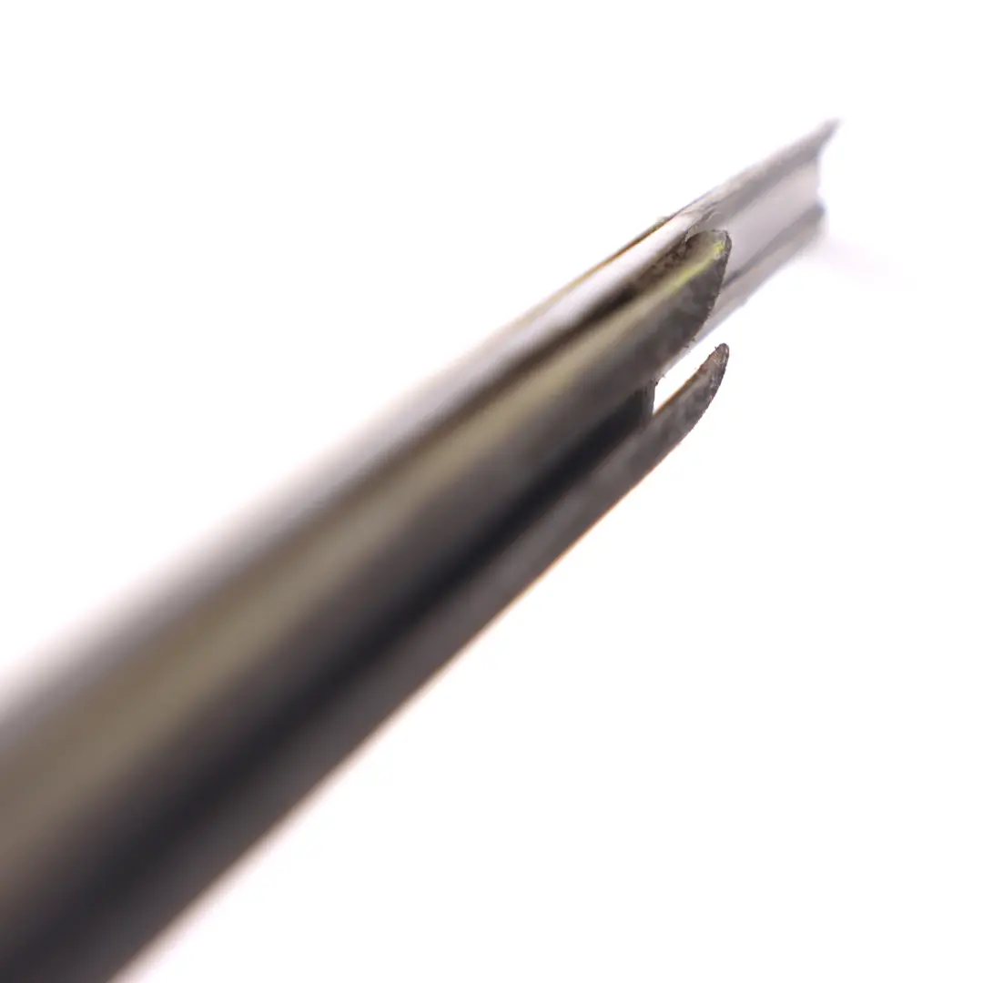 Fensterschienendichtung vorne links Zierleiste Silber für Mercedes W205 mit Teilenummer A2057201924 Mercedes W205 Fensterschienendichtung vorne links Zierleiste Silber - SKU A2057201924-1 - Teilenummer A2057201924