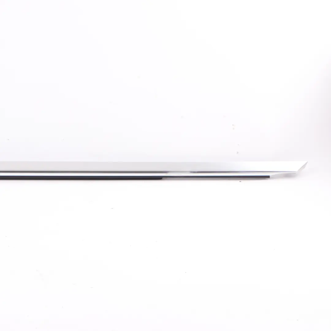 Guarnizione parabrezza anteriore sinistro Striscia rivestimento per Mercedes W205 con numero di parte A2057201924 Mercedes W205 Guarnizione parabrezza anteriore sinistro Striscia rivestimento - SKU A2057201924 - Numero di parte A2057201924