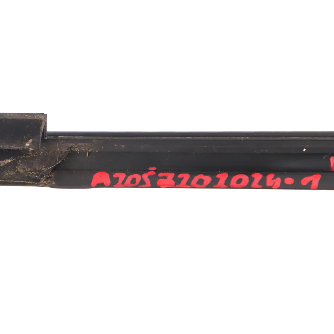 Mercedes W205 Embellecedor Rail Ventana Delantera Derecha Plata - SKU A2057202024-1 - Número de pieza A2057202024