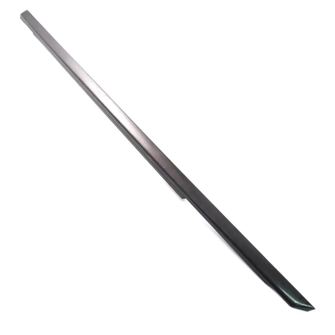 Mercedes W205 Porte Avante Droite Joint de Fenêtre - SKU A2057204131 - Numéro de pièce A2057204131