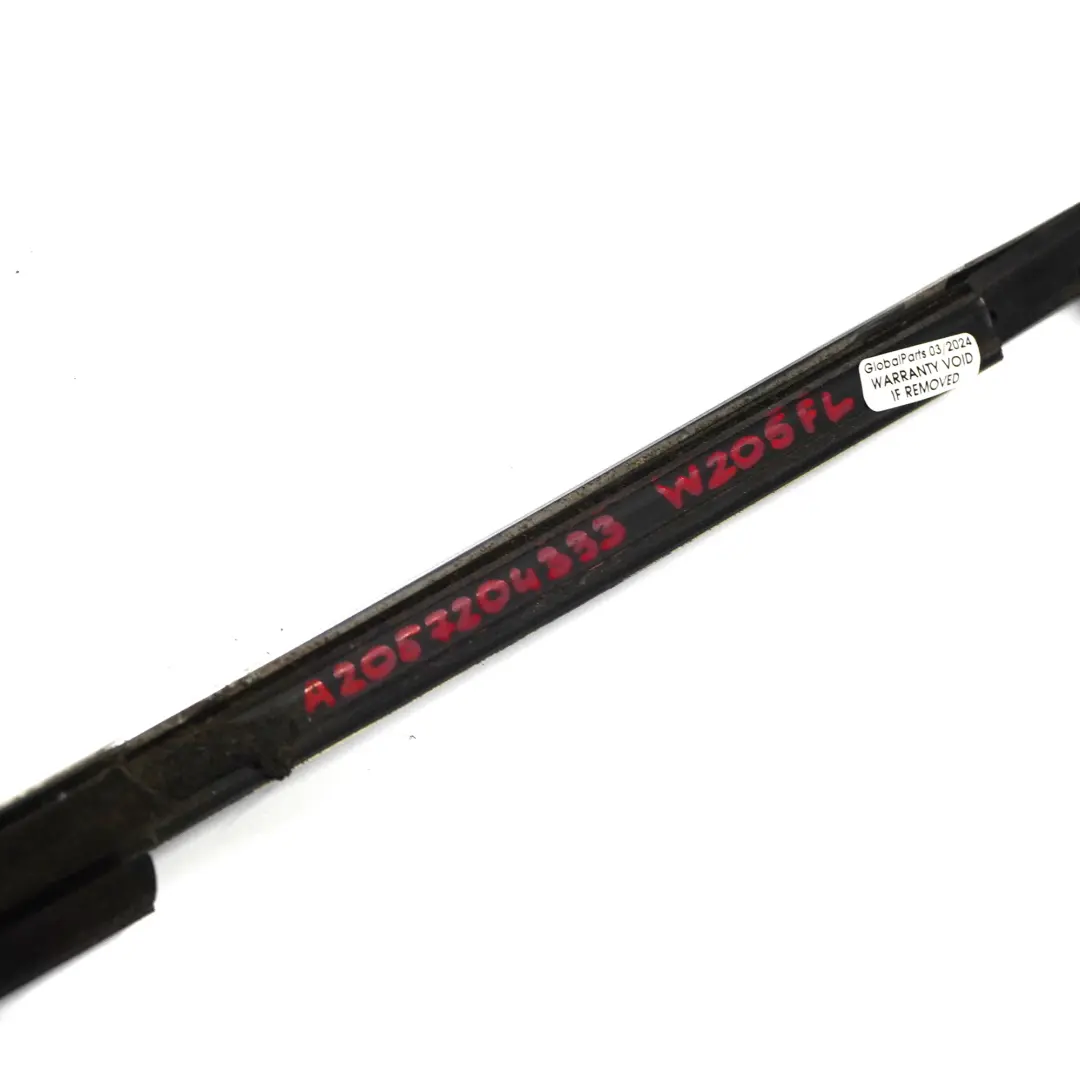 vorne links Zierleiste Türverkleidung für Mercedes W205 mit Teilenummer A2057204333 Mercedes W205 vorne links Zierleiste Türverkleidung - SKU A2057204333 - Teilenummer A2057204333