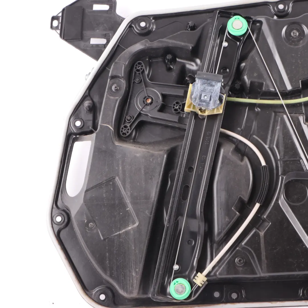 Mercedes W205 Podnośnik Szyby Mocowanie Boczka Lewy Przód - SKU A2057204923 - Numer Części A2057204923