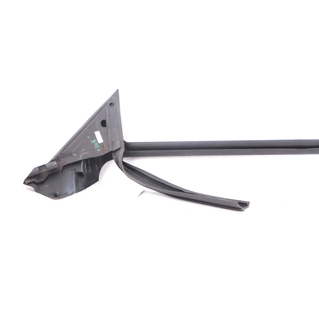 Guarnizione finestrino Mercedes C205 A205 anteriore sinistro porta per con numero di parte A2057206120 Guarnizione finestrino Mercedes C205 A205 anteriore sinistro porta - SKU A2057206120 - Numero di parte A2057206120