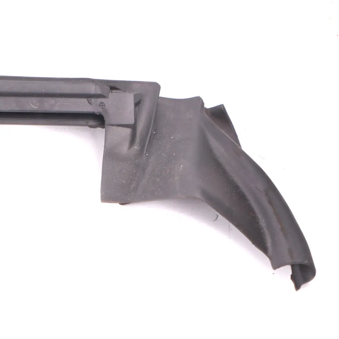 Uszczelka Szyby Drzwi Przednia Prawa do Mercedes C205 A205 o numerze A2057206220 Mercedes C205 A205 Uszczelka Szyby Drzwi Przednia Prawa - SKU A2057206220 - Numer Części A2057206220