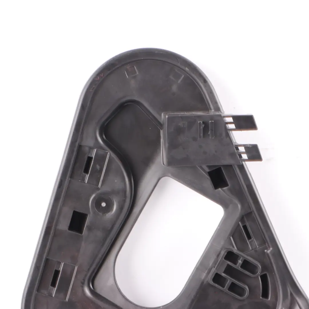 Supporto porta anteriore sinistro Supporto elettrico per Mercedes W205 con numero di parte A2057208506 Mercedes W205 Supporto porta anteriore sinistro Supporto elettrico - SKU A2057208506 - Numero di parte A2057208506