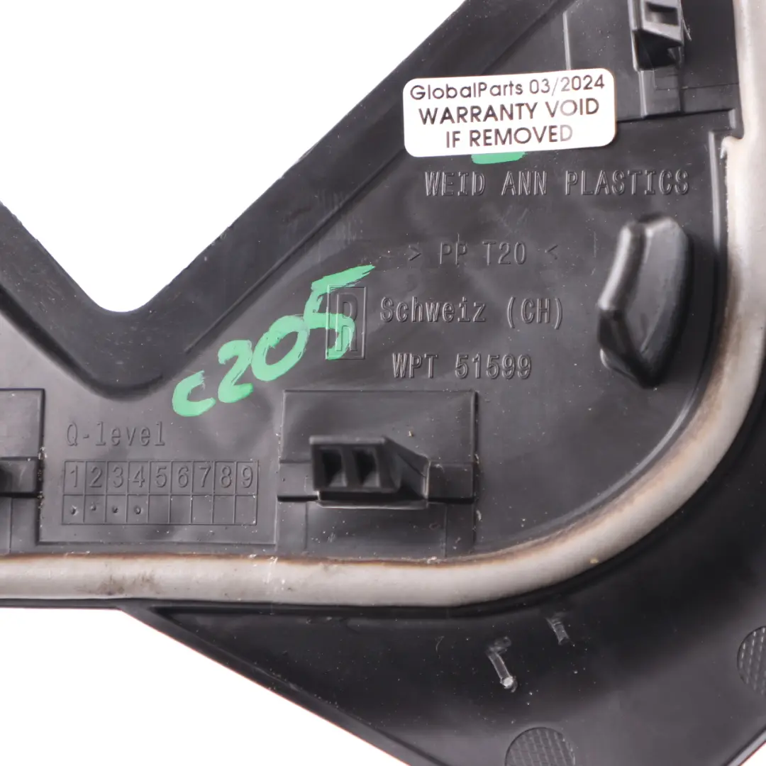 Support de porte avant droite pour câble électrique pour Mercedes W205 à propos du numéro de pièce A2057208606 Mercedes W205 Support de porte avant droite pour câble électrique - SKU A2057208606 - Numéro de pièce A2057208606