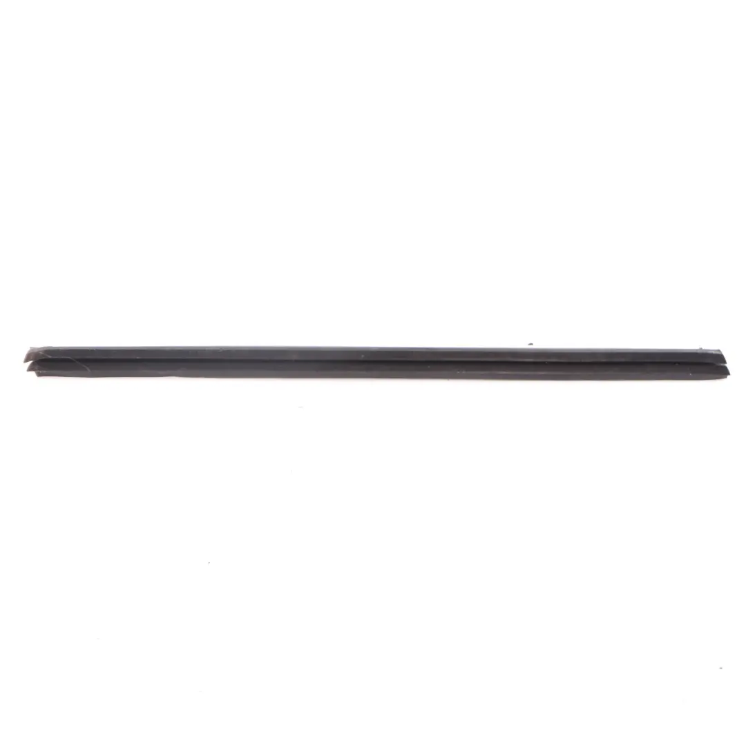  Joint Mercedes W205 Joint d'étanchéité intérieur Rail avant droit - SKU A2057250465 - Numéro de pièce A2057250465