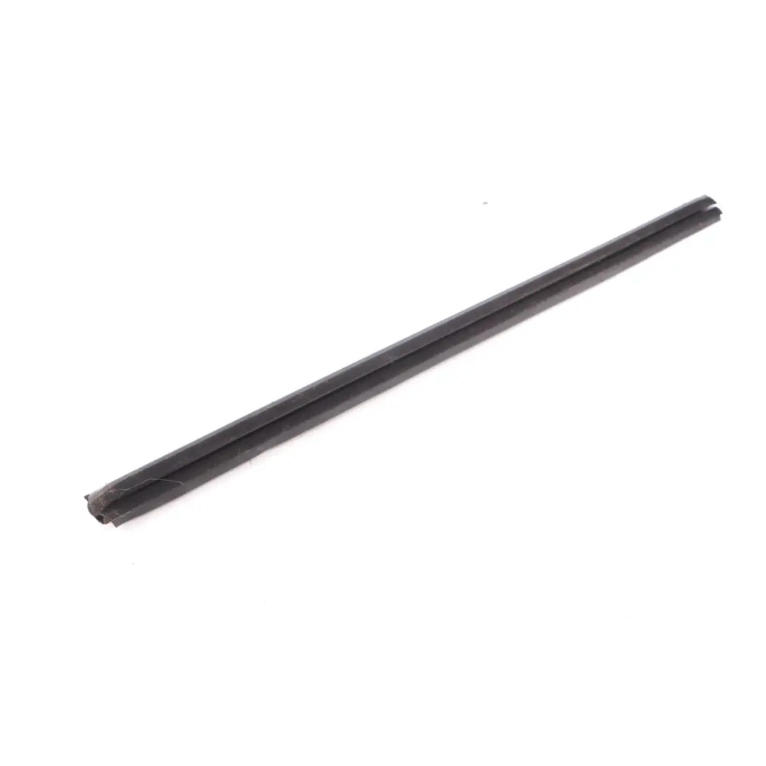 Dichtung Mercedes W205 Fenster Innen Schiene Vorne Rechts Strip für mit Teilenummer A2057250465 Dichtung Mercedes W205 Fenster Innen Schiene Vorne Rechts Strip - SKU A2057250465 - Teilenummer A2057250465