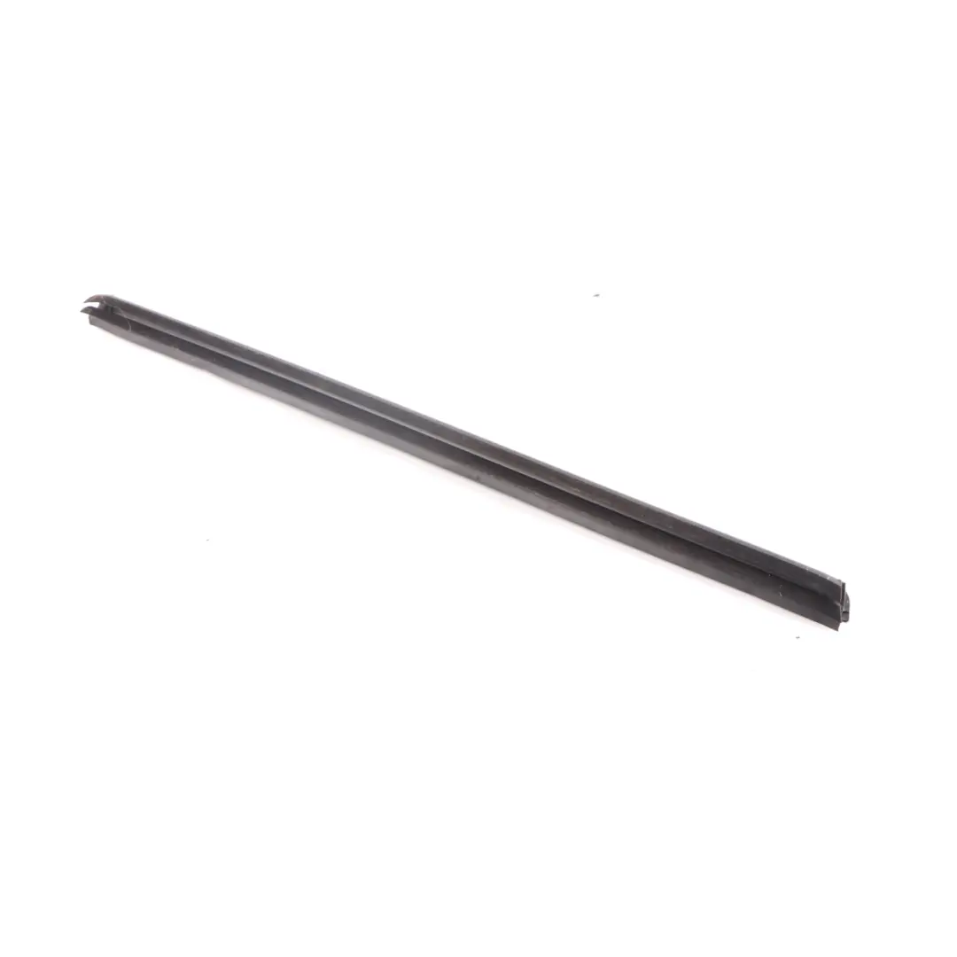  Joint Mercedes W205 Joint d'étanchéité intérieur Rail avant droit - SKU A2057250465 - Numéro de pièce A2057250465