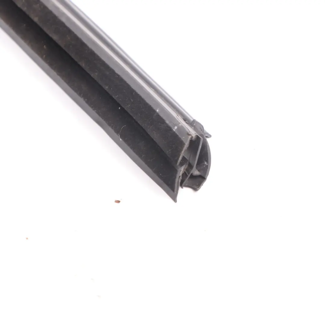 Joint Mercedes W205 Joint d'étanchéité intérieur Rail avant droit pour à propos du numéro de pièce A2057250465 Joint Mercedes W205 Joint d'étanchéité intérieur Rail avant droit - SKU A2057250465 - Numéro de pièce A2057250465